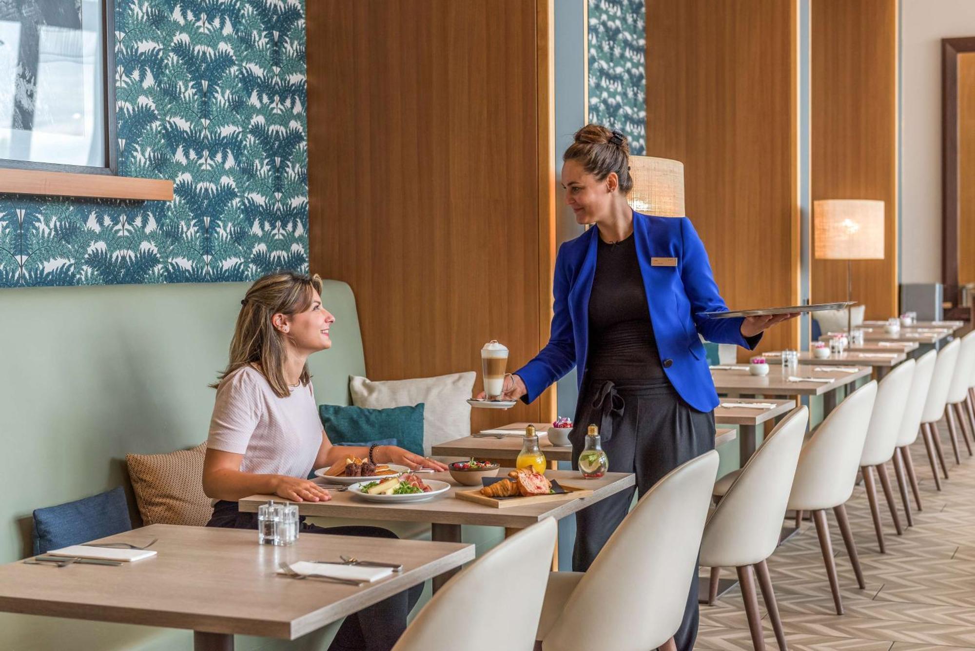 Hilton Evian Les Bains Évian-les-Bains Exterior foto